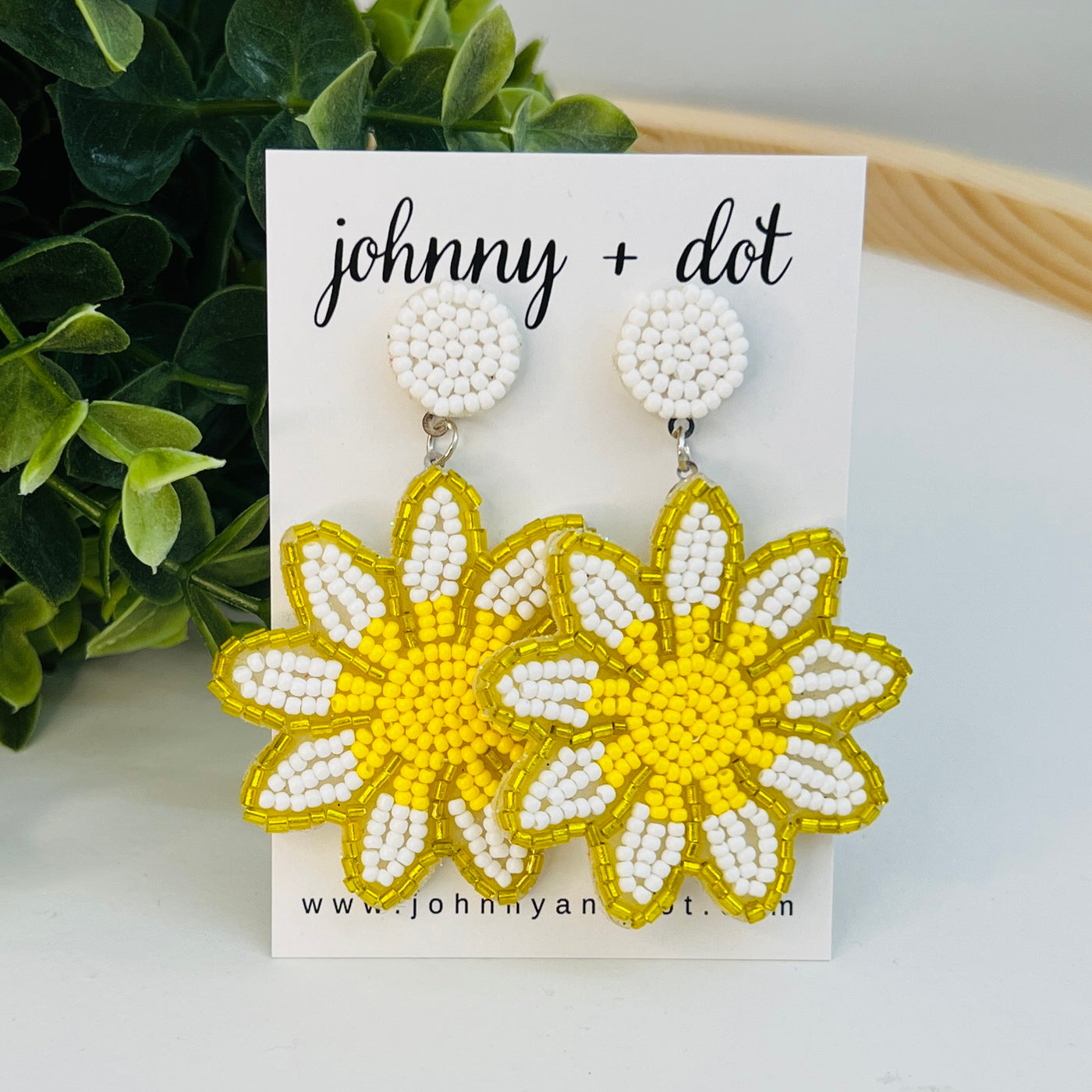 Beaded White Daisy Delight Earrings