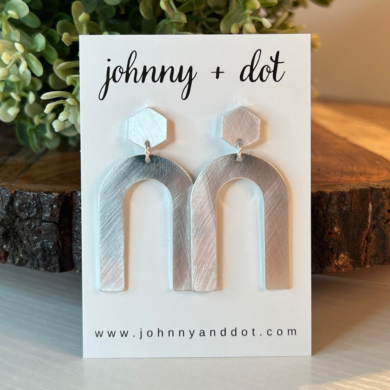 The Marilyn U-Shaped Dangle Earring in Silver