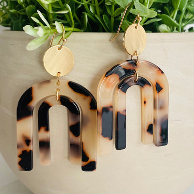 The Delilah U-Shape Earrings in Tortoise Shell